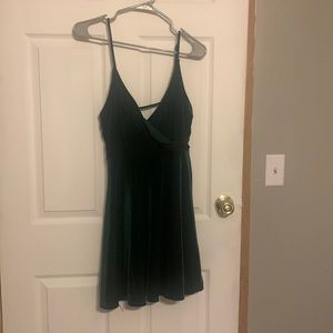 Green Forever 21 velvet dress, size Large.